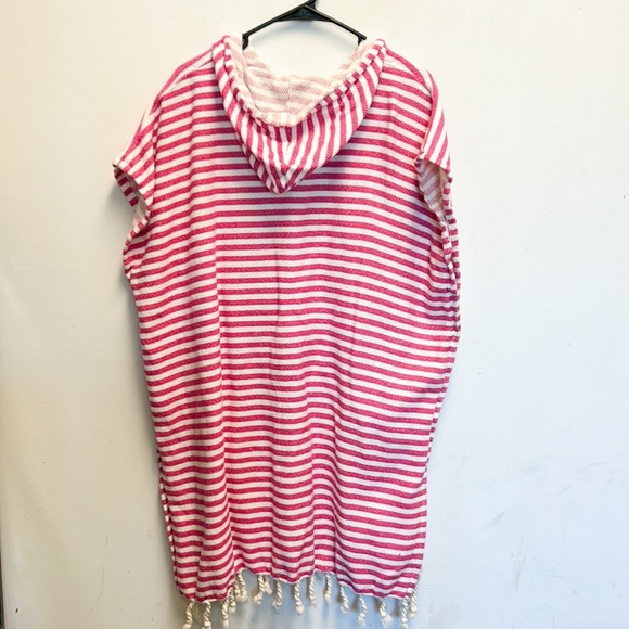 Hat Attack hooded fringe coverup - Picture 2 of 6